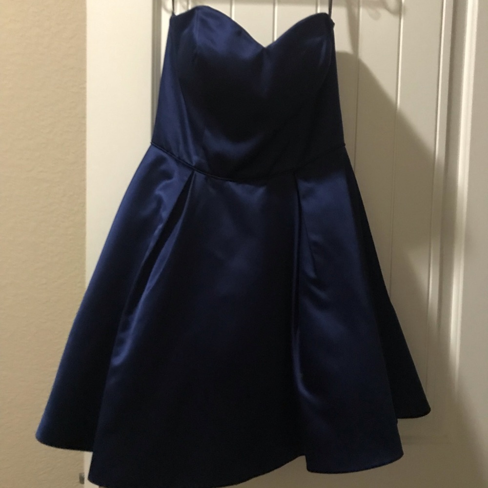 Brand: Sherri Hill / Navy blue strapless dress